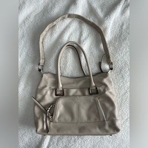 ⭐️HP⭐️ B. Makowsky Leather White Cream Purse with Animal Print Inside